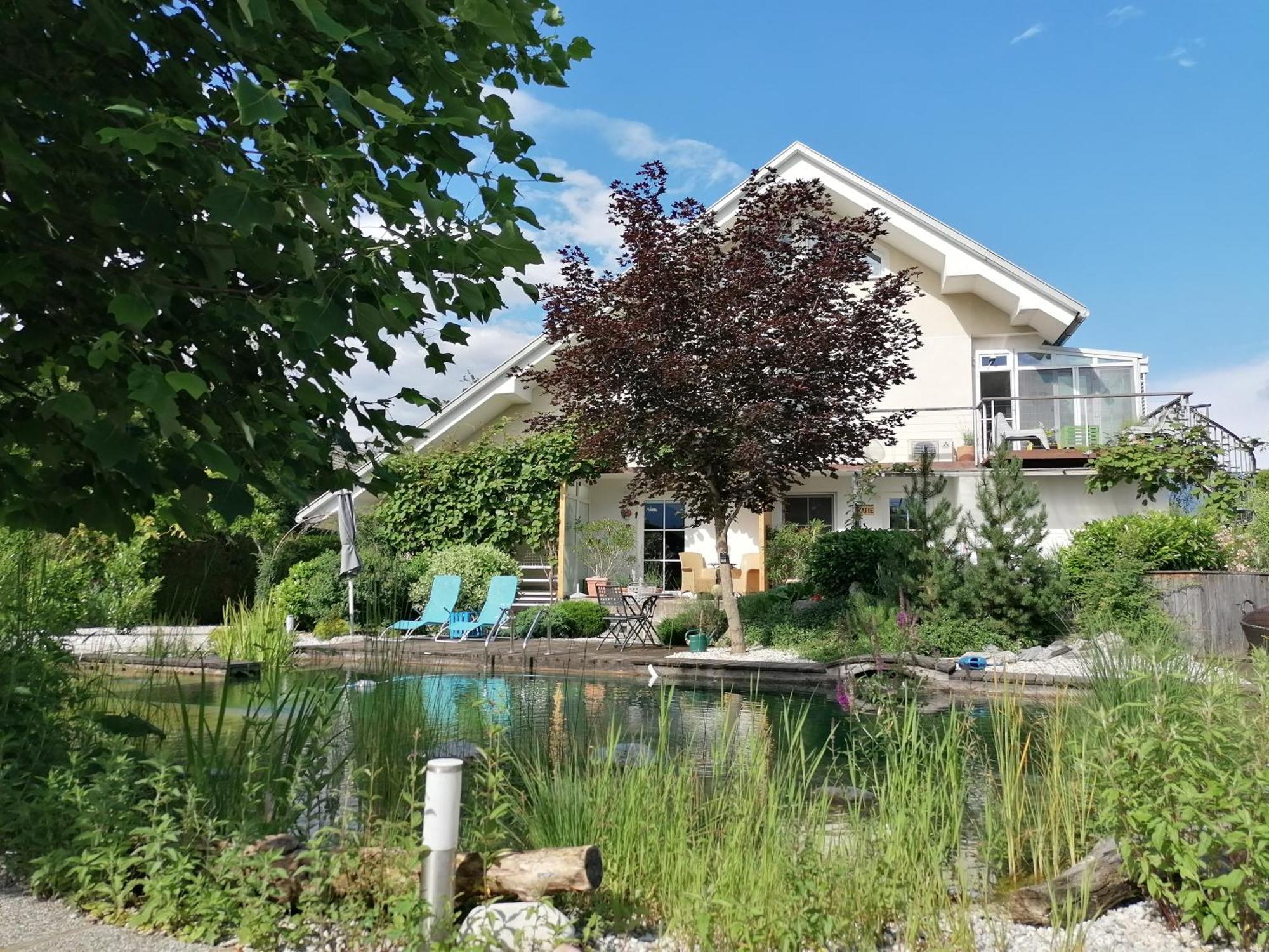 Garden Paradise Bled Apartments - Garden, Pond And Castle View Exterior foto