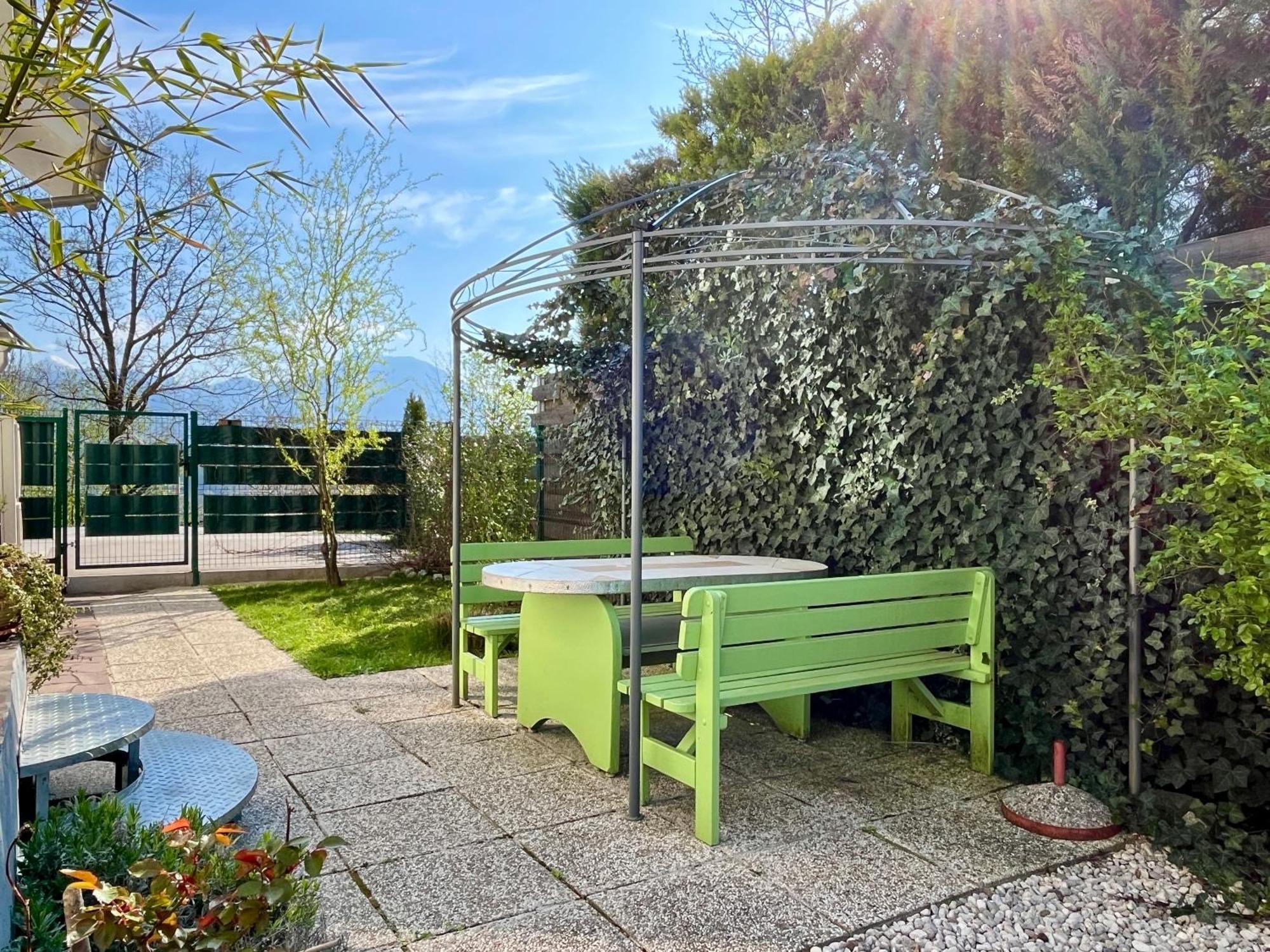 Garden Paradise Bled Apartments - Garden, Pond And Castle View Quarto foto