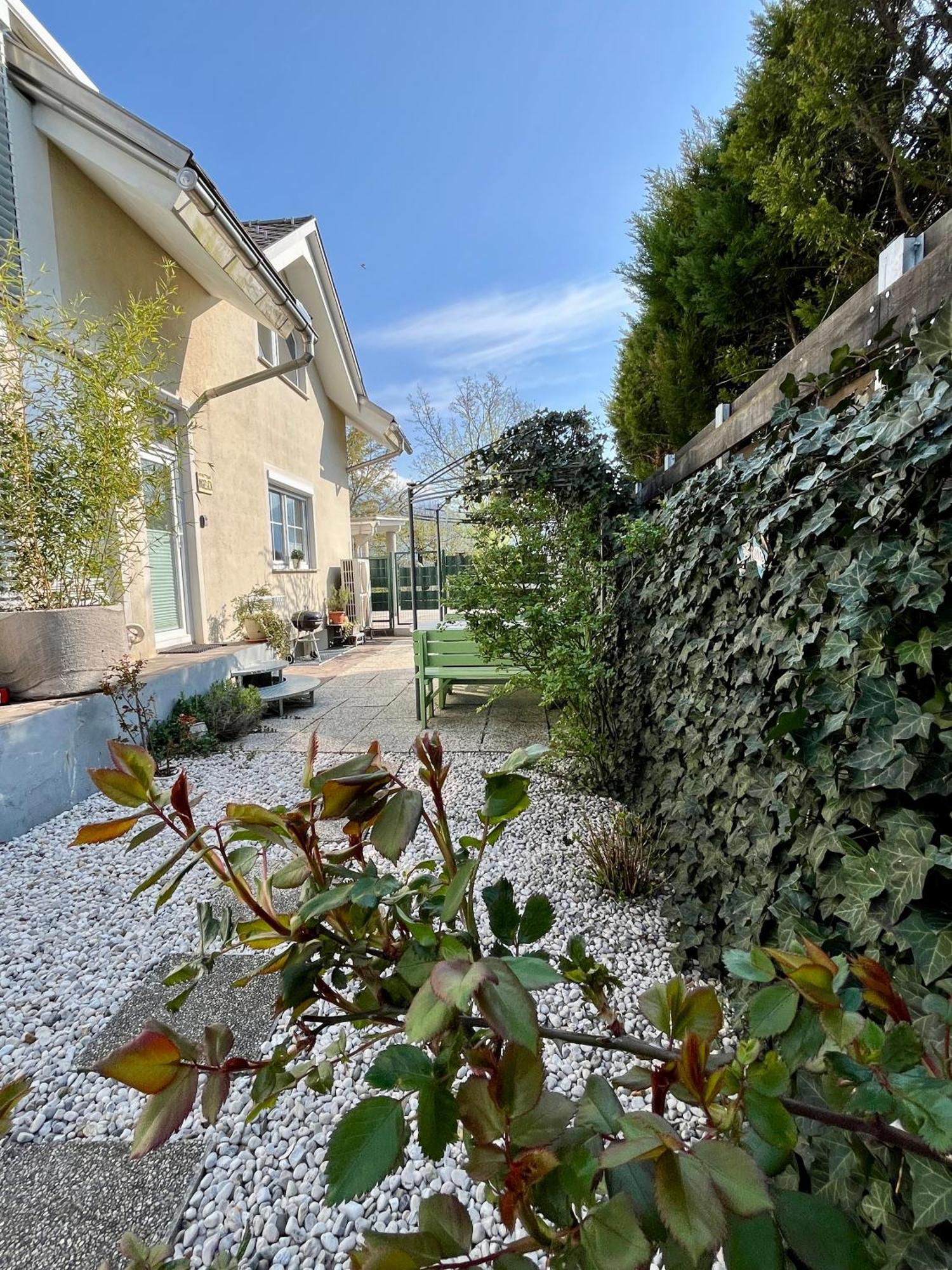 Garden Paradise Bled Apartments - Garden, Pond And Castle View Quarto foto