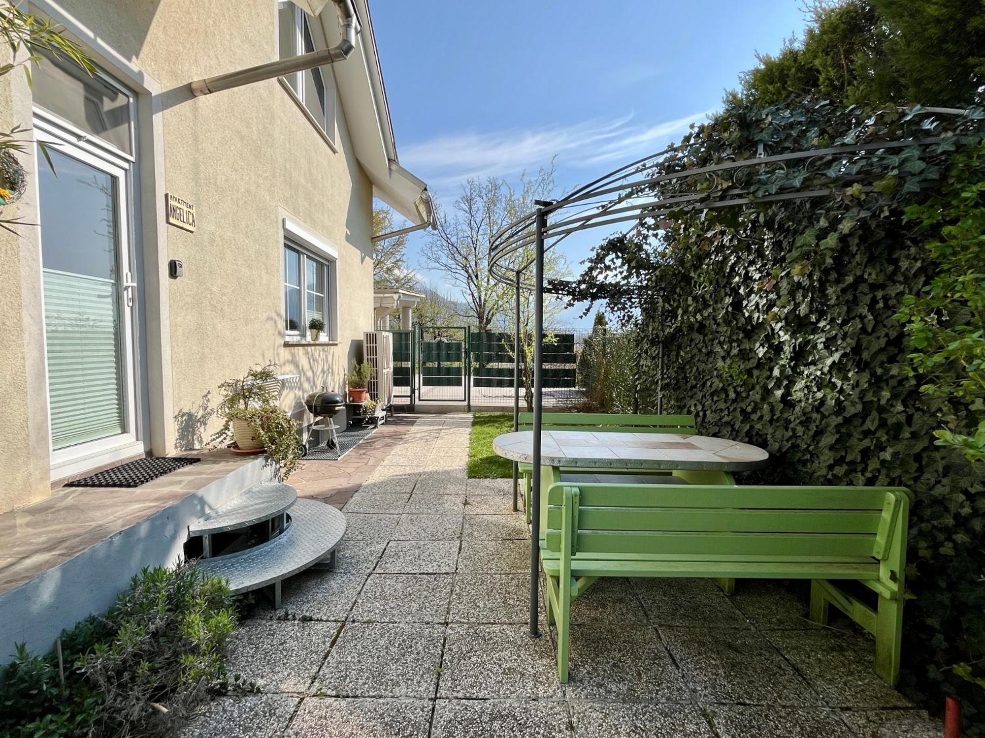 Garden Paradise Bled Apartments - Garden, Pond And Castle View Quarto foto