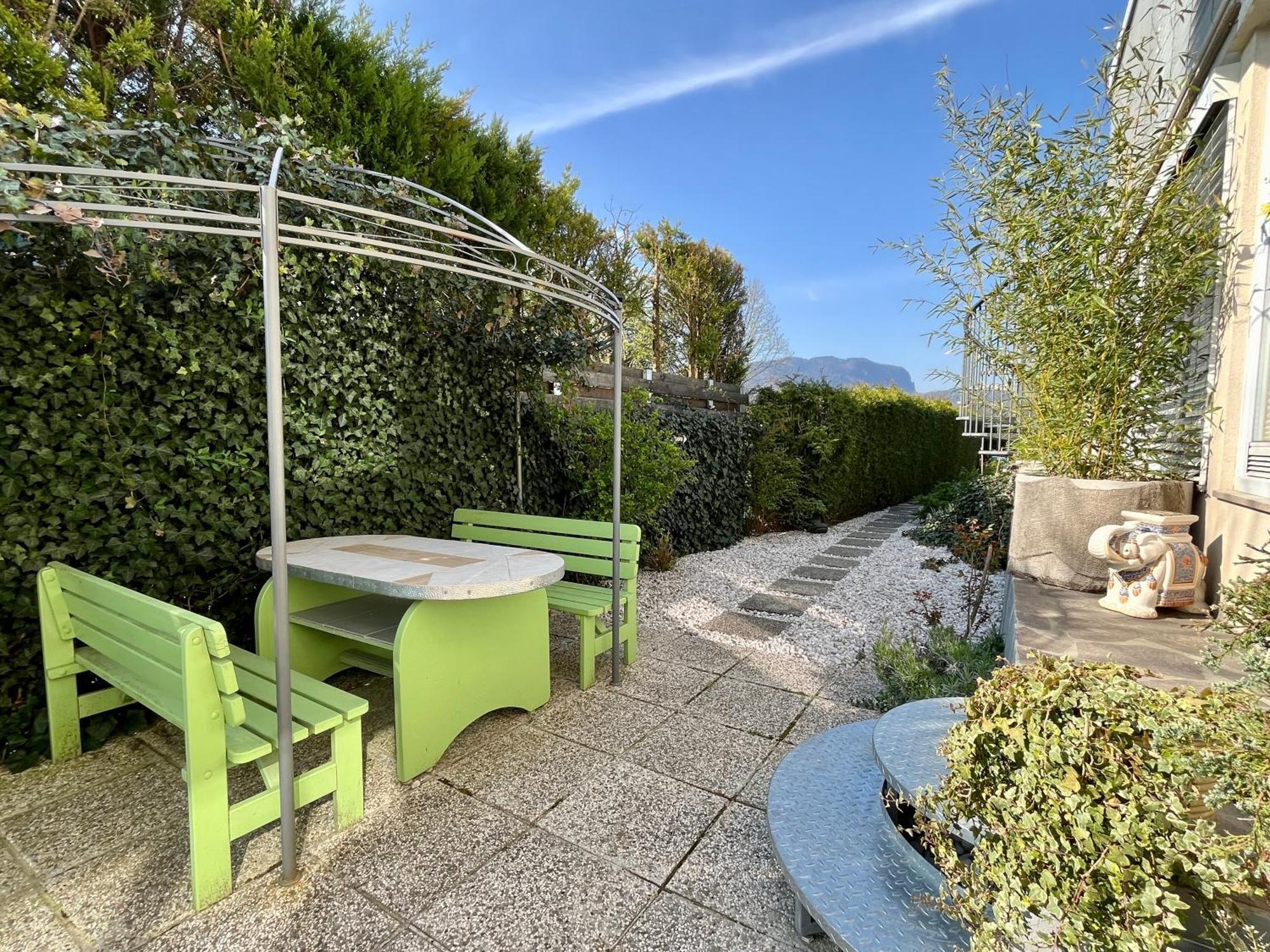 Garden Paradise Bled Apartments - Garden, Pond And Castle View Quarto foto